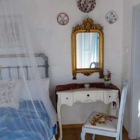 Nyfes Traditional Boutique Vagelio